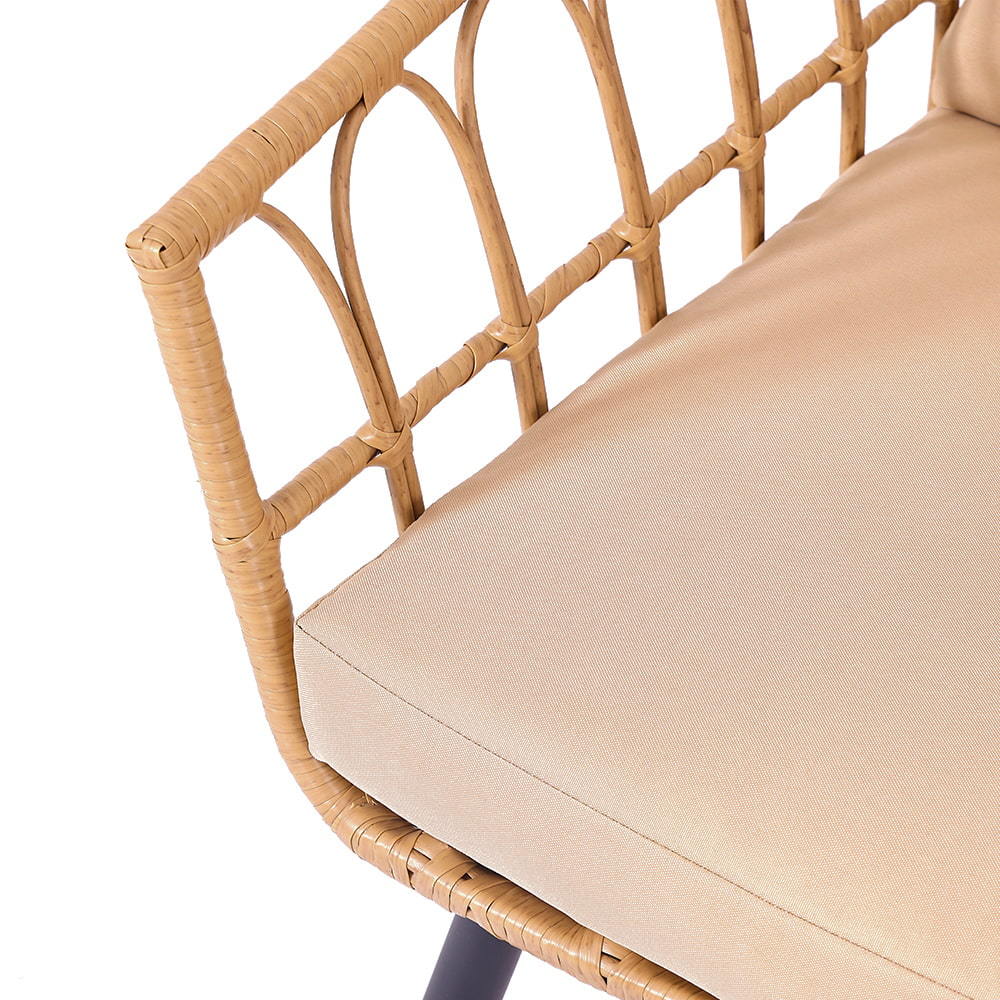 WYHS-T249 Набор мебели для патио из ротанга, состоящий из 3 предметов, простой плетеный стул для патио с журнальным столиком и водонепроницаемой подушкой