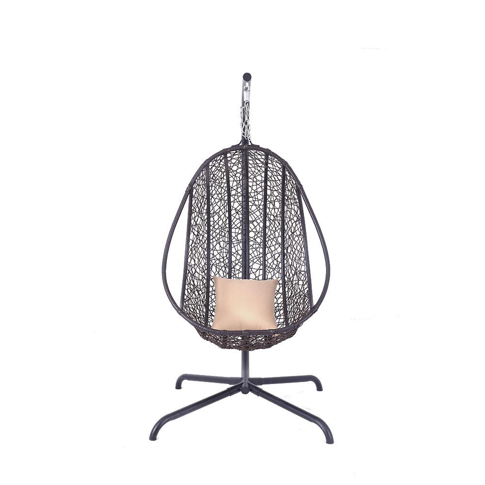 Кресло-качалка-гамак из ротанга с подвесной цепью, стальным каркасом и съемной подушкой, устойчивой к ультрафиолетовому излучению.